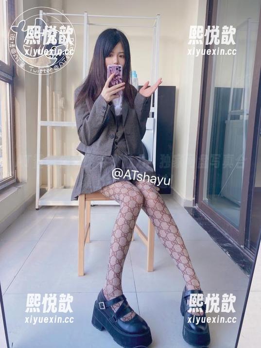 AT鲨 AT鲨带你领略毛衣魅力:独家网盘写真合集上线,别错过!
