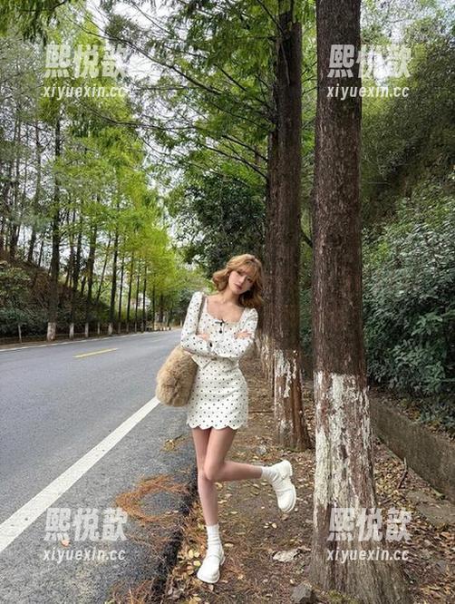 结合牛仔布与COS：Aram(아람)DJAWA的凌乱美图包值得收藏