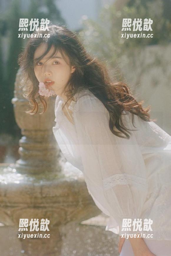 Feilin嗲囡囡-陈雅漫VICKY Feilin嗲囡囡 - 陈雅漫VICKY全新厨娘图集,免费下载看她如何用心烹饪美味