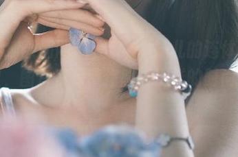 GIRLT果团网 – 在蜜桃Q妹儿的连体衣世界里，图片资源带你感受别样的时尚风潮！
