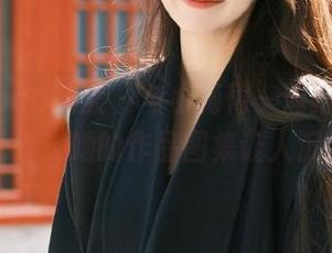 HuaYang花漾 – 与小海臀一同踏入瑜伽世界：她的作品图集让人沉醉
