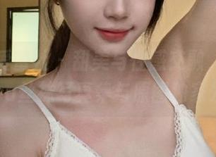 IMiss爱蜜社 – 甜美与性感交融,小狐狸Sica丝袜写真集与原图独家发布