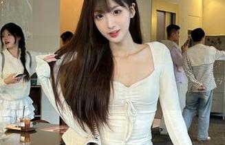 IMiss爱蜜社 – 观看萌白酱比基尼写真作品，感受她甜美与性感的完美结合。