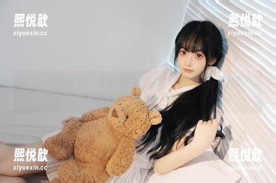 MFStar模范学院-任莹樱Jenny MFStar模范学院 - 任莹樱Jenny的JK写真图包:看完照片,不用去健身,笑得也能减肥!