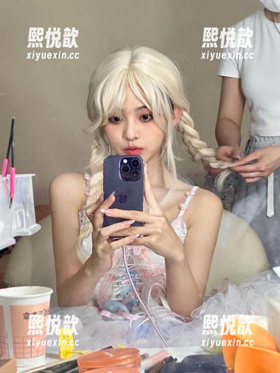 MFStar模范学院 - 品味吴思晚的经典长腿写真套图，感受时尚与自然的交融