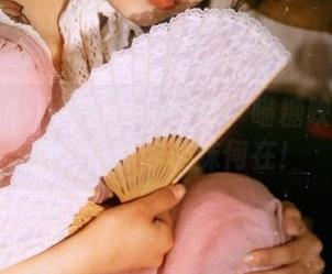 谁说旗袍不能搭配半截袜？喵糖映画定制图片告诉你韵味何在！