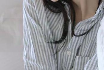 “喵糖映画”全新发布制服少女美图图包，带你感受校园青春的无限魅力！