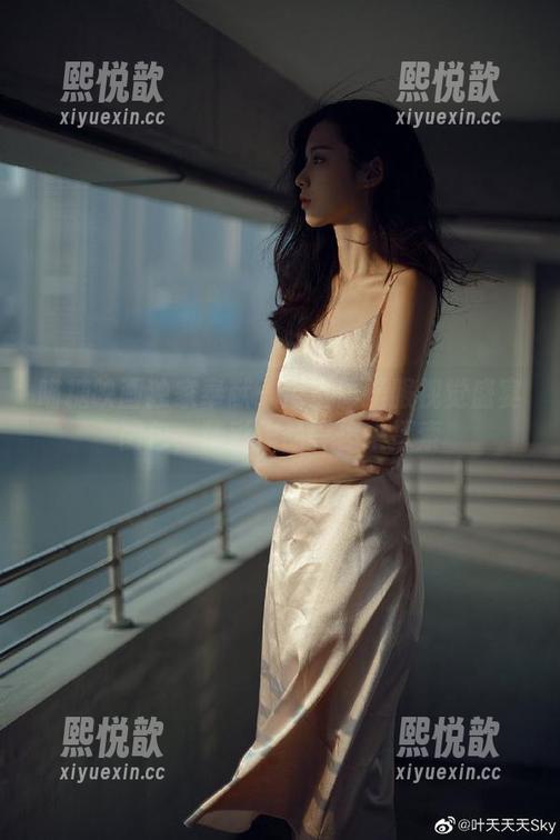 喵糖映画独家奉献：浴室体操服视觉盛宴图包，精彩作品等你来探索