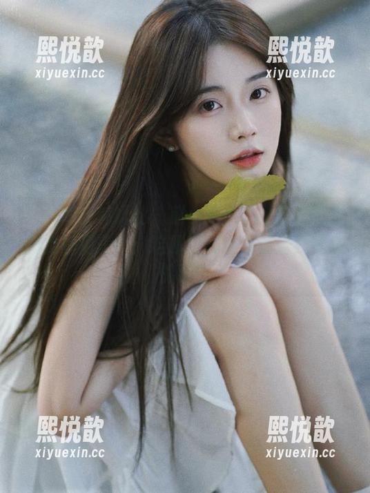 MiStar魅妍社 - 赵小米Kitty自嘲式最新比基尼美图：这肌肉线条应该是我梦想的款！