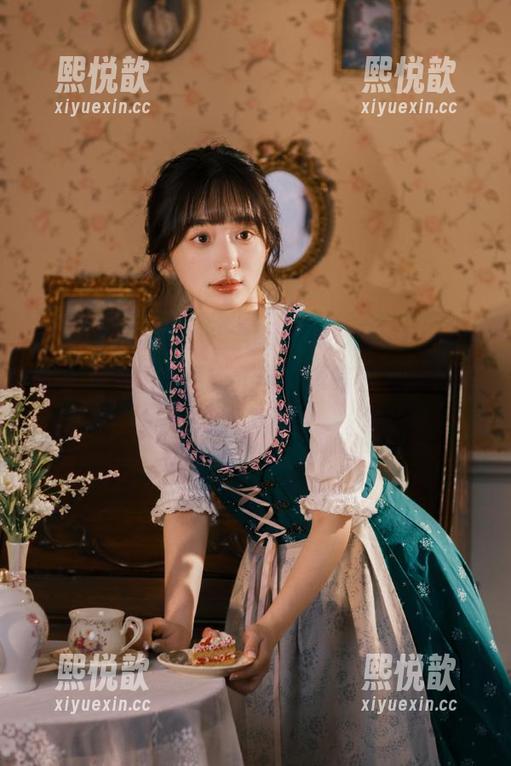 MiiTao蜜桃社 - 全新发布！佩琦Pinky网袜写真图片更新，带你领略独特风格与艺术美感！