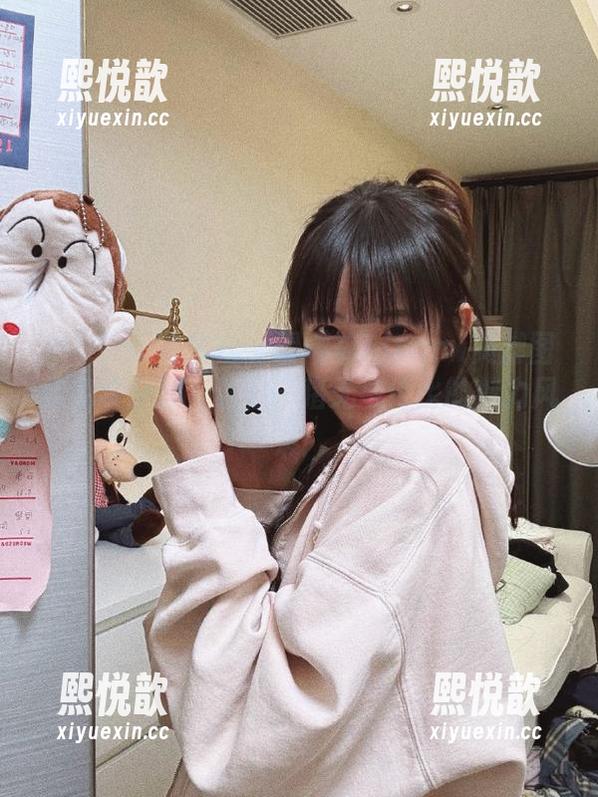 MiiTao蜜桃社 - 缇娜美Tinami美脚图集免费分享，让你一睹无与伦比的魅力风采！