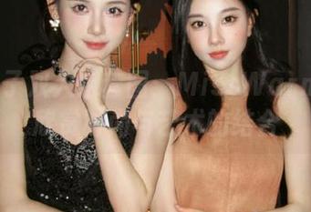 花花公子双人组套图：MissWarmJ带你欣赏时尚与艺术的结合
