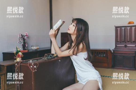 在慕丝女郎的摄影旅程中，下载洁白如玉的美图，捕捉绝美瞬间与感动。
