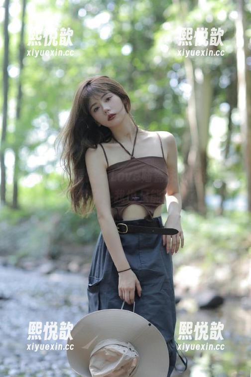 MyGirl美媛馆 - Love陆瓷泳池图包：摄影师笑了，我也只能自嘲了