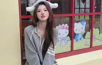 MyGirl美媛馆 – 刘飞儿Faye的运动写真作品，仿佛是她与大自然对话的灵魂，探索内心深处的美与力量！