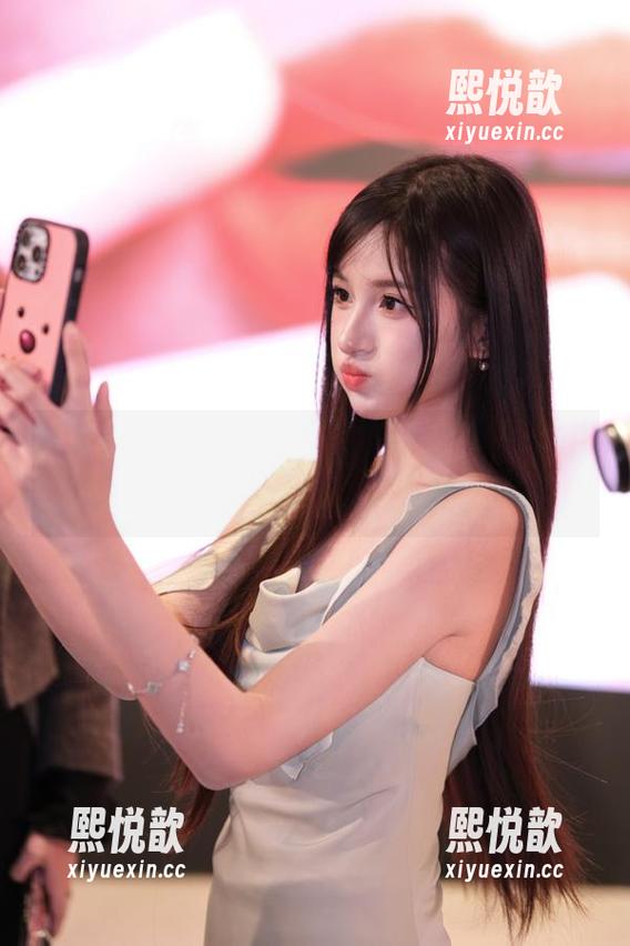 MyGirl美媛馆 - 小海臀rena最新写真作品来袭，双人搭档演绎清新风格！