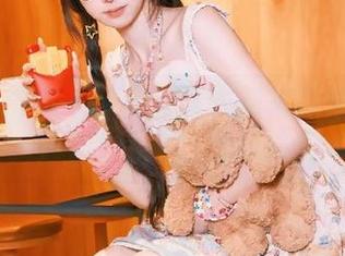 PANS摄影 – 韩美轩连衣裙写真集：网盘中不可错过的甜美时光