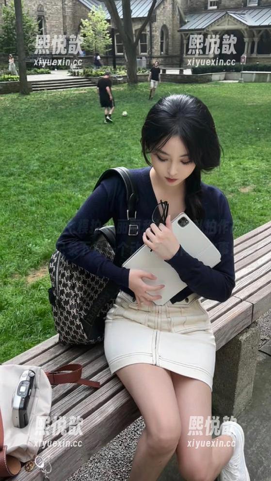 Pary学生模拍-丽丽 Pary学生模拍 - 丽丽和妹妹的私拍作品分享,记录下每一个动人的瞬间与故事!