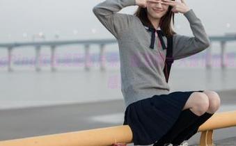 探索PingPing在线美腿图片集,绽放她令人惊艳的腿部线条美感!