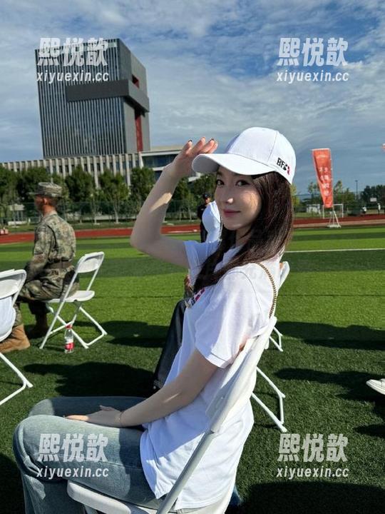 SIEE丝意-妞妞 SIEE丝意 - 妞妞双马尾作品欣赏:让图库中的每一张照片都充满故事