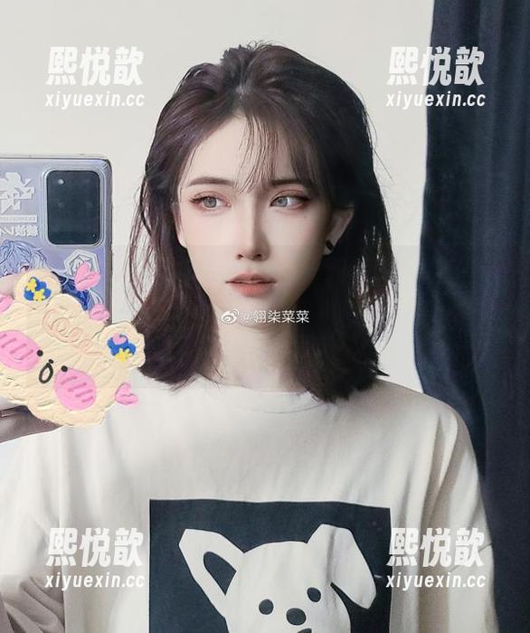 Sakiiii翎柒 當Sakiiii翎柒化身恶魔,惊艳写真图片带你走入奇幻世界,别忘了查看她的精美原图!