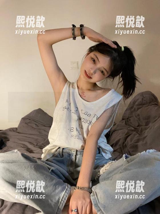 高清写真呈现Seele麦麦的《小草神物语》，在绿意中发现心灵的平静