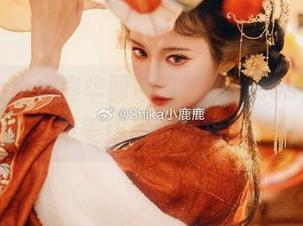 Shika小鹿鹿华丽吊带写真,cos主题的绝美作品下载指南