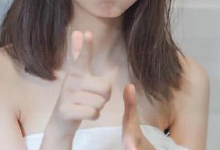 一起享受高清分享，Tomiko(とみこ)Fantia私服自撮让你感受时尚的无限魅力
