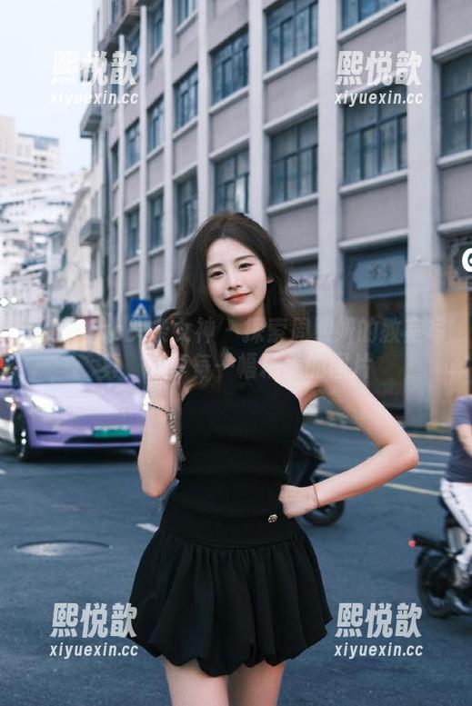 TouTiao头条女神 - 探索周熙妍的教室写真，分享每一幅精美的图片