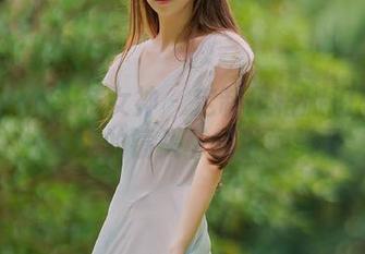 TouTiao头条女神 – 定制风格旅拍写真：杨曼妮的镜头下的世间美景