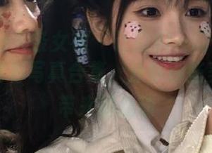 TouTiao头条女神 – 让我们一同欣赏申美嫣的白衬衫写真合集，分享那些美好瞬间带来的感动