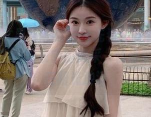 UGirls尤果网 – 原图抢先看：观看一只香蕉船在各种泳衣中的风采，仿佛带你徜徉在阳光沙滩