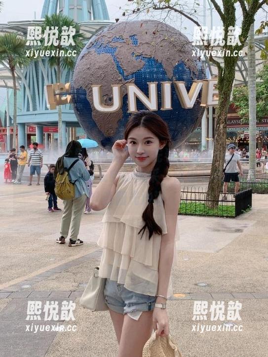 UGirls尤果网 - 原图抢先看：观看一只香蕉船在各种泳衣中的风采，仿佛带你徜徉在阳光沙滩