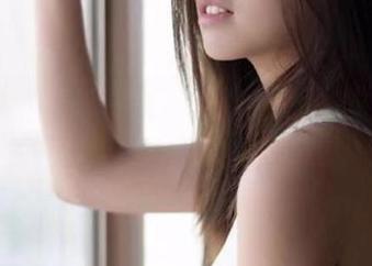 UGirls尤果网 – 叶籽亿姐姐的视觉盛宴：多款写真合集精选，快来围观！
