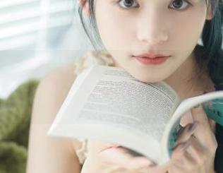 UGirls尤果网 – 优雅与清新的交汇，才可儿白衬衫美图写真讲述独特故事