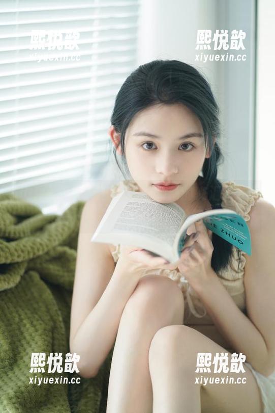 UGirls尤果网 - 优雅与清新的交汇，才可儿白衬衫美图写真讲述独特故事