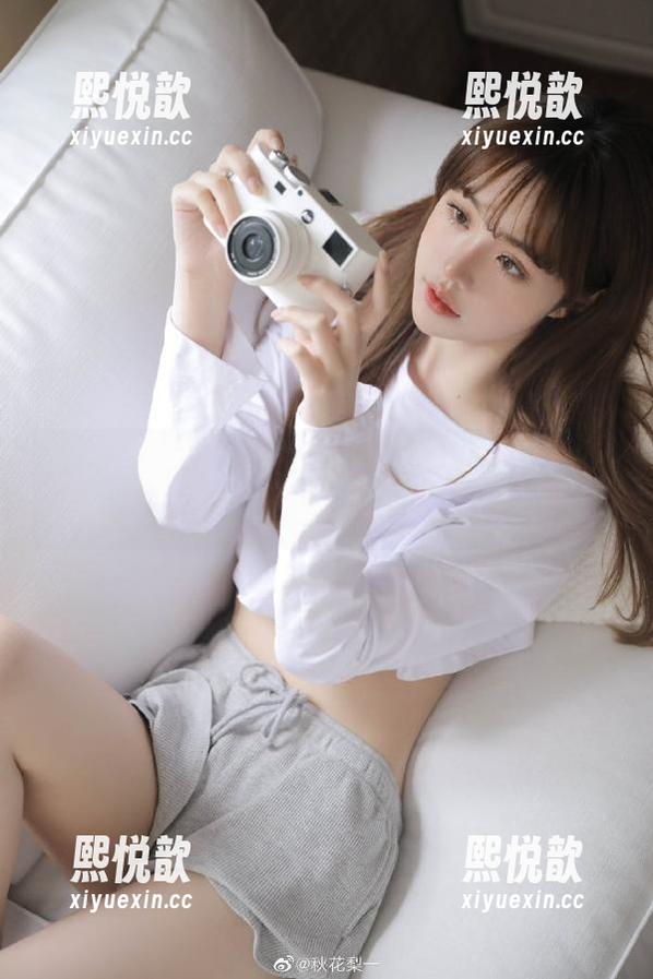 UGirls尤果网-曲铭瑄 UGirls尤果网 - 福利轰炸!曲铭瑄的裸足图包让你领略不一样的风情