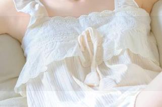 UGirls尤果网 – 探索松果儿的泳池写真全套，下载她的每一个动人时刻，尽显风采！
