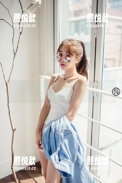 XIAOYU语画界 - 精美高清美图：小海臀Rena白丝照片展示纯粹艺术之美