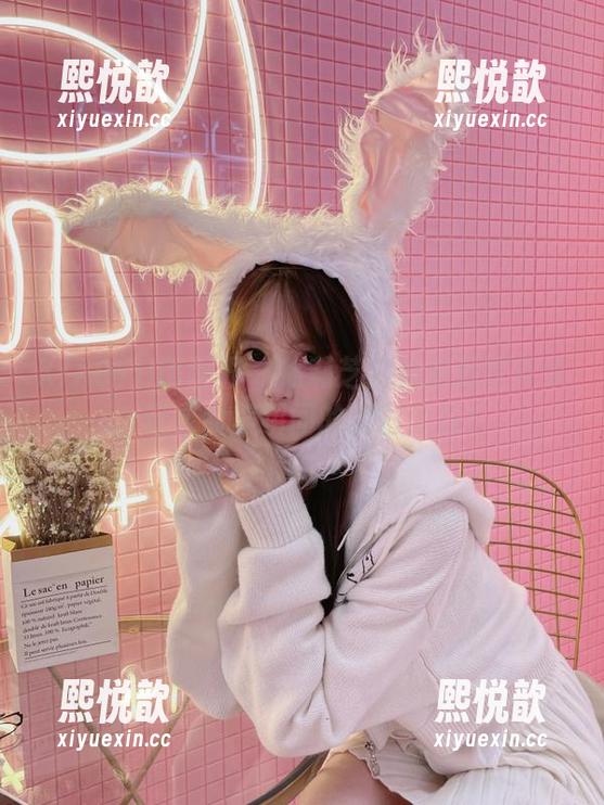 XIAOYU语画界 - 徐莉芝白裙最新写真集，记录甜美瞬间的精彩旅程！