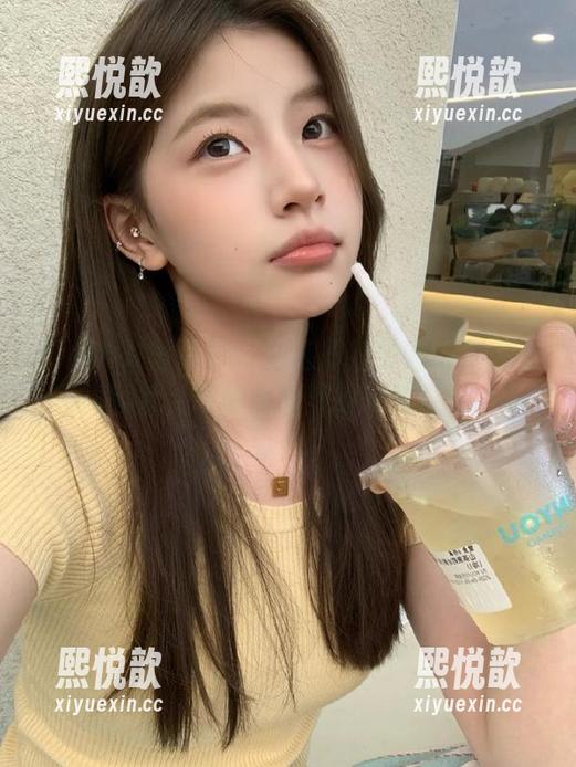 XIAOYU语画界 - 精选最新诗诗kiki灰丝写真图片，带你走进梦幻般的视觉世界