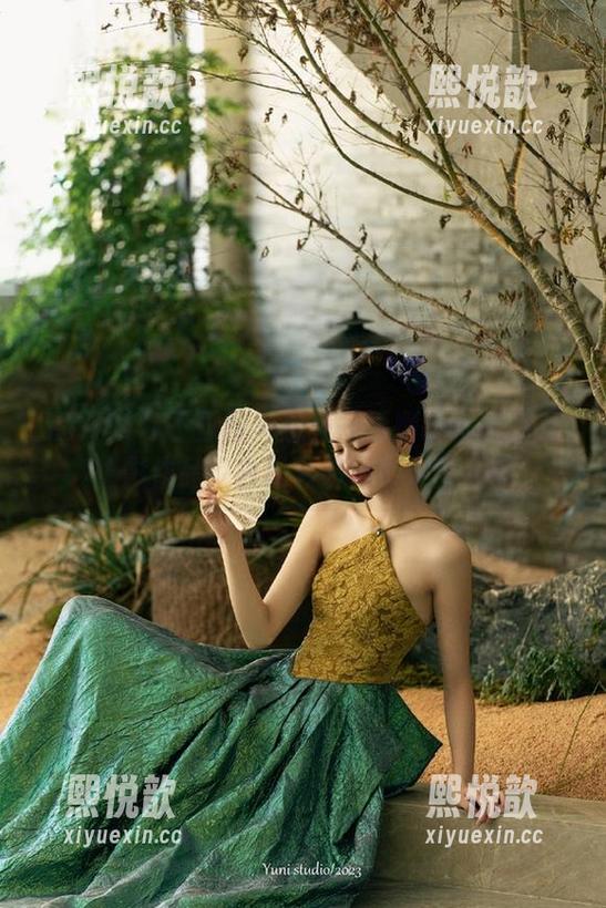 XIAOYU语画界 - 感受郑颖姗Bev的最新摄影作品：白衬衫演绎的柔美风情