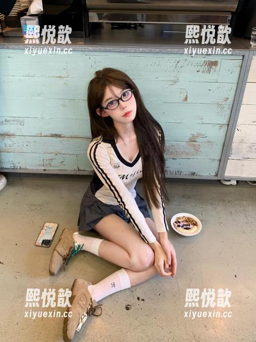 XINGYAN星颜社 - 在无圣光的户外，王雨纯的写真作品展示了真实与自然，你准备好追随她的脚步了吗？