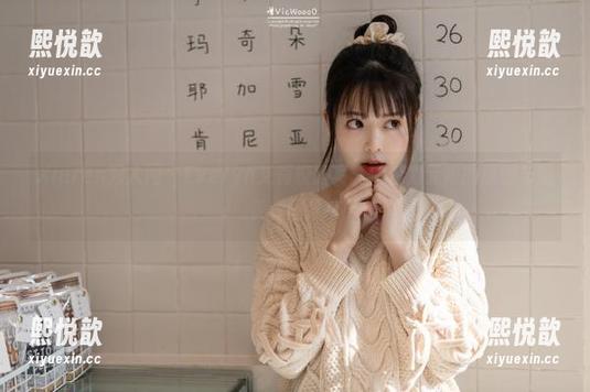 Xiuren秀人网 - Evelyn艾莉校服写真：魅力无限的原图与精美套图分享
