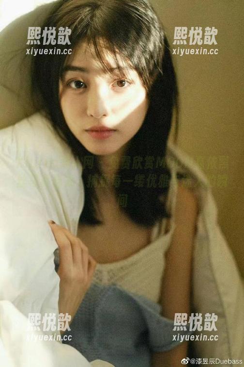 Xiuren秀人网-MOON嘉依 Xiuren秀人网 - 免费欣赏MOON嘉依黑丝写真合集,捕捉每一缕优雅与迷人的瞬间
