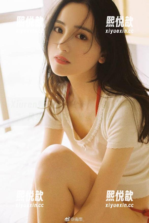 Xiuren秀人网 - 感受Sibyl女友的独特风采：美图全集原图大放送！