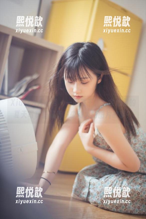 Xiuren秀人网 - 一图胜千言，余心曼的夏天写真里藏着多少动人的图片故事？