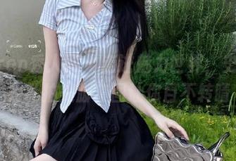 Xiuren秀人网 – 走进魅力世界，史雨姐姐私拍美脚套图让你目不转睛
