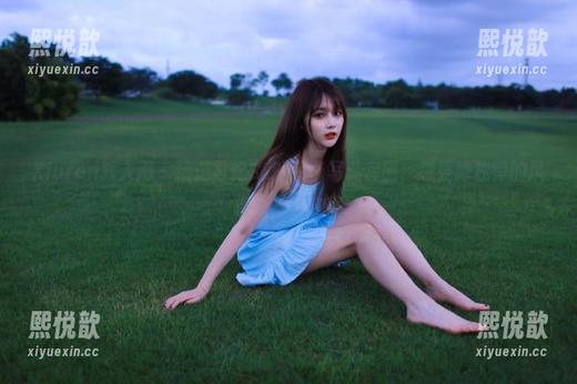 Xiuren秀人网 - 精选司妃SL的吊带写真套图，感受她独特的风格与气质之美