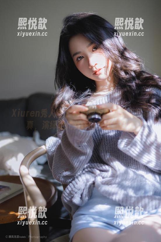Xiuren秀人网 - 精选唐安琪丝袜美腿写真，演绎现代女性的美丽与自信